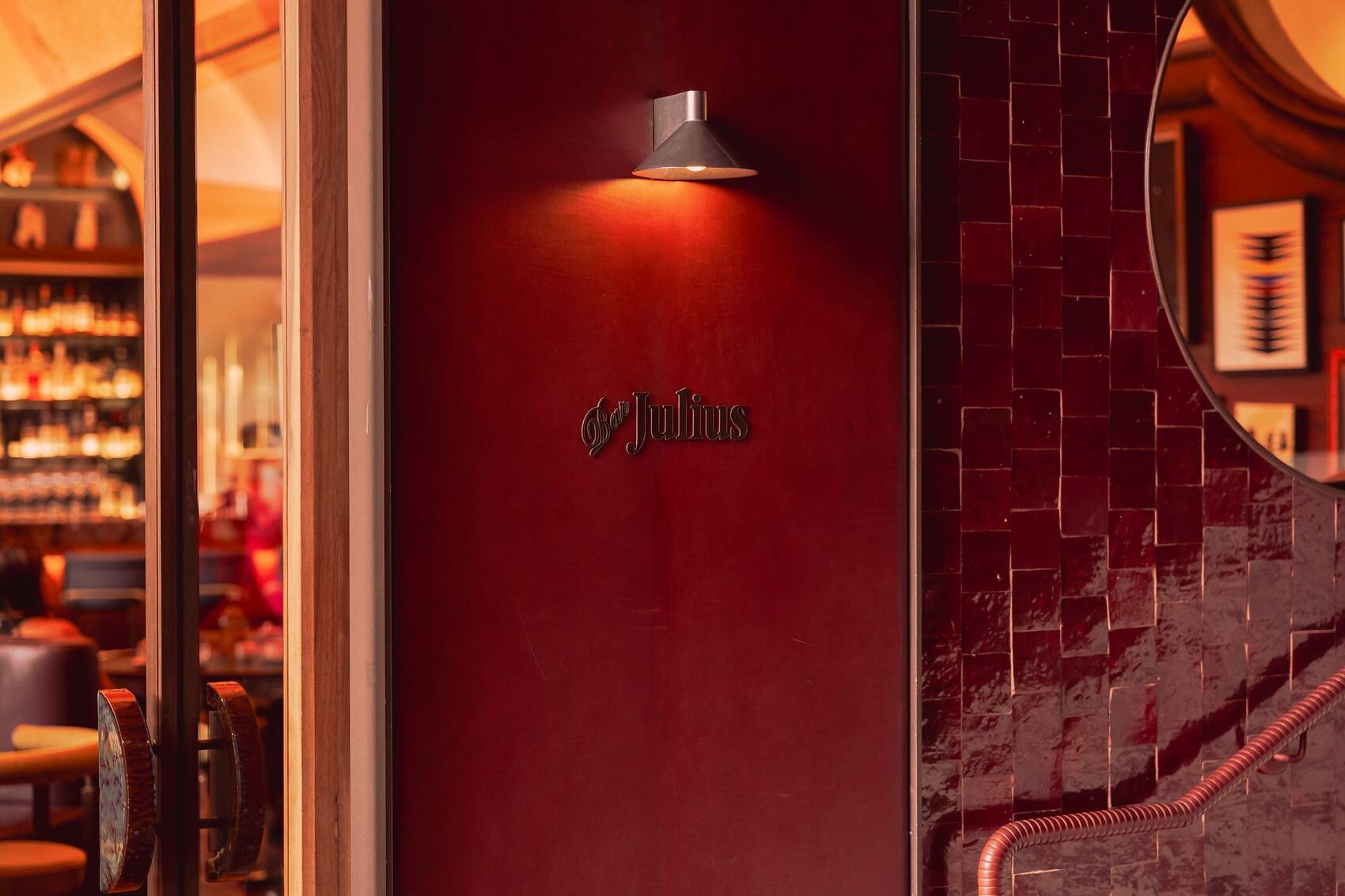 Bar Julius